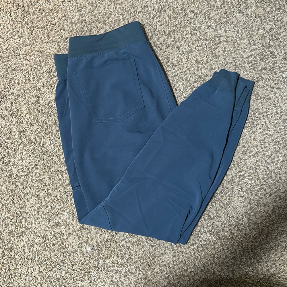 Dark Harbor Figs Zamora Scrub Joggers